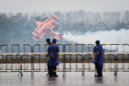 空中F1車都展翅！(圖4)
